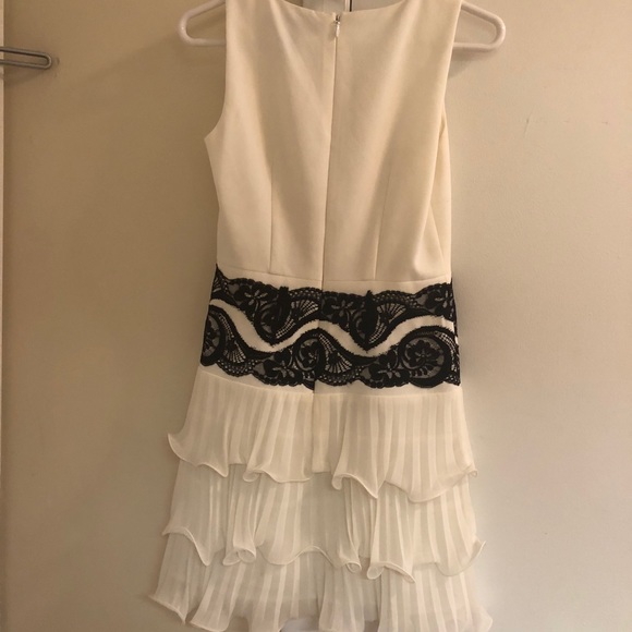 Off White BCBGMAXAZRIA Nanette Dress - Picture 4 of 5